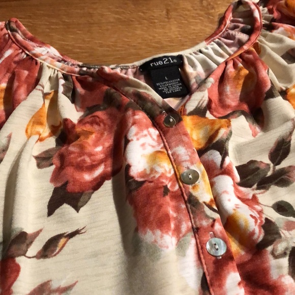 Rue 21 top, size Large - Picture 2 of 2